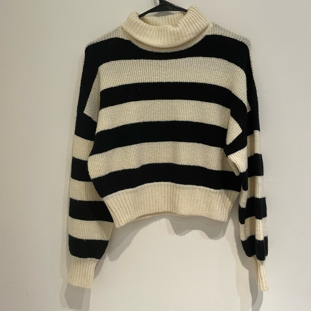 Lovers & Friends cropped sweater
